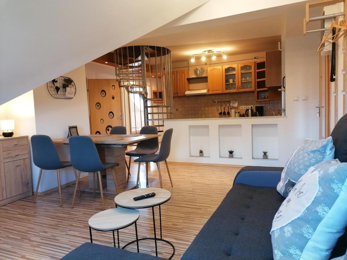 Joe Apartman Кёсег Экстерьер фото